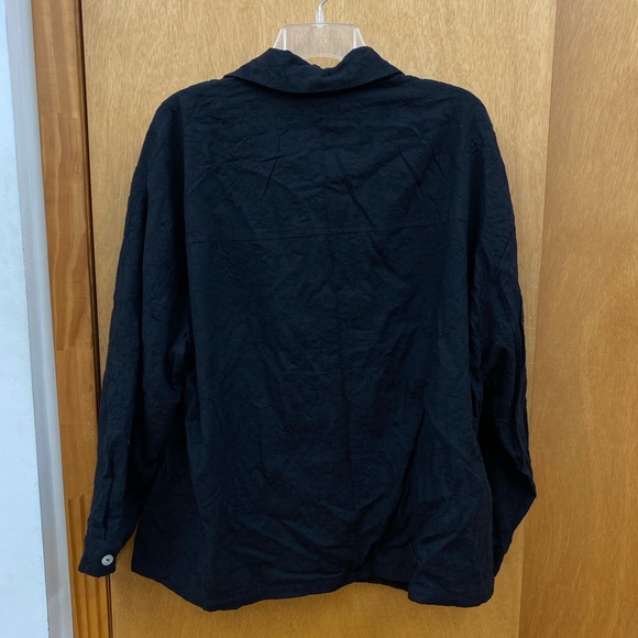 Andree by Unit Eyelet Long Sleeve Button-Down with Chest Pockets in Black SZ 1X - Picture 4 of 5